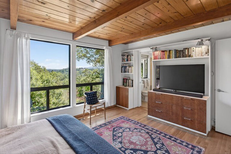 Bed with view